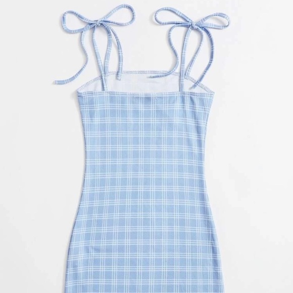 💥KNOT STRAP PLAID BODYCON DRESS - NWT💥 - Picture 2 of 8